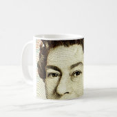 Queens Elizabeth II on 50 pound note. Koffiemok (Voorkant links)