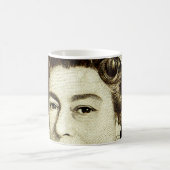 Queens Elizabeth II on 50 pound note. Koffiemok (Center)