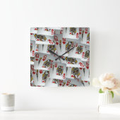 Queen's Gambit: Scattered Pairs of Pocket Queens Vierkante Klok (Huis)