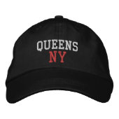 QUEENS NY Eenvoudig wit en rood op zwart Geborduurde Pet (Voorkant)