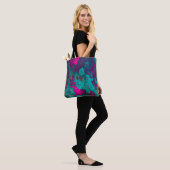 Queen's Potion Magenta & Blauwgroen Abstracte rook Tote Bag (Op model)
