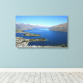 Queenstown vanaf Bob's Peak, Nieuw-Zeeland - Canva Canvas Afdruk (Insitu (Houten vloer))