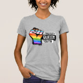 Queer jeugd beschermen - Progress Pride Fist T-shirt (Voorkant)