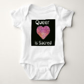 Queer liefde is heilig romper (Voorkant)