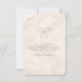 Quiet Luxury Champagne Pearl Bow Wedding Photo  Bedankkaart (Achterkant)