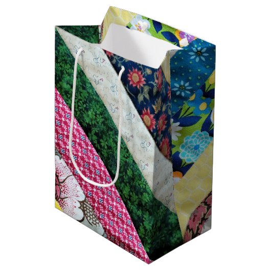 Quiled Print Pattern Medium Cadeauzakje (Voorkant Gekanteld)