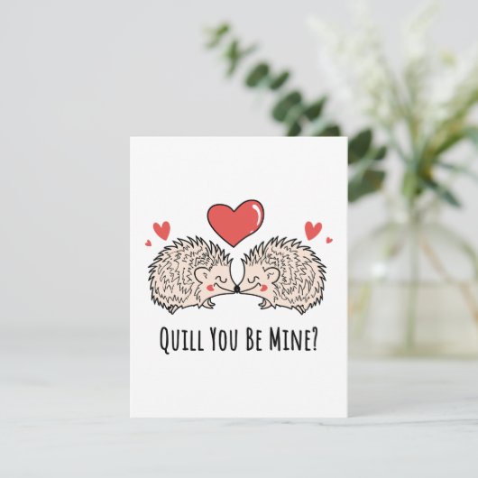 Quill You Be Mine: Hedgehog Liefde Paar Kus Feestdagenkaart (Staand voorkant)