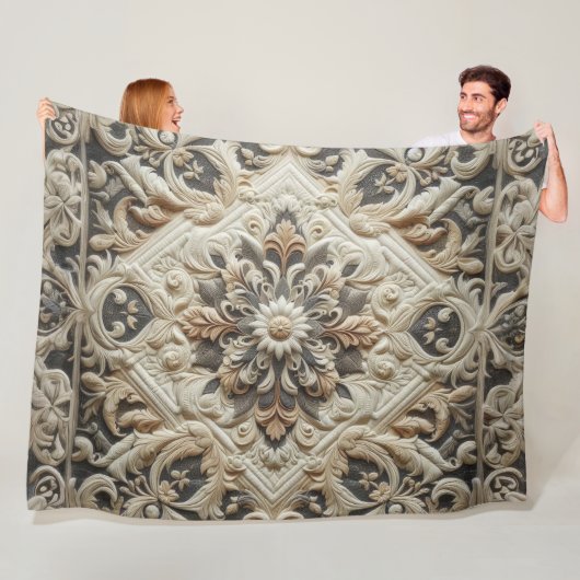 Quilted Crème Grijs Sierlijke Arabesk Fleece Deken (In situ)