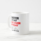 Quilter van Day Book Lover by Night Koffiemok (Voorkant links)