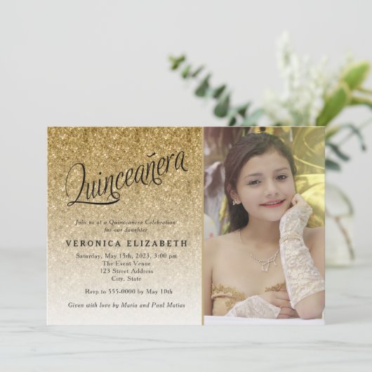Quinceanera Birthday Gold Glitter Fotouitnodiging Kaart (Staand voorkant)