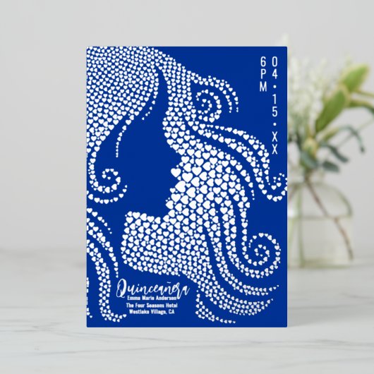 Quinceañera blauw meisje silhouet in harten zilver folie feestdagenkaart (Staand Voorkant)