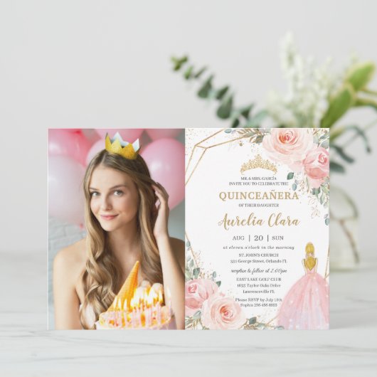 Quinceañera Blush Floral Blonde Birthday Foto Kaart (Staand voorkant)