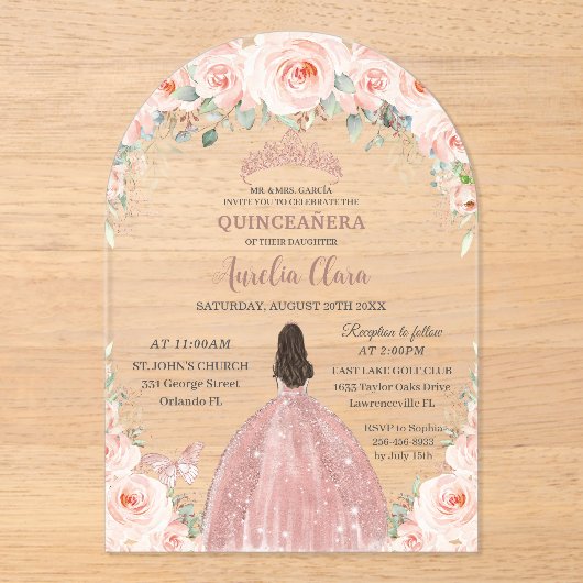 Quinceañera Blush Pink Floral Roos Gold Princess Acryl Uitnodigingen (Voorkant)