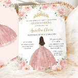 Quinceañera Blush Pink Floral Roos Gold Princess Kaart<br><div class="desc">Pas deze mooie quinceañera-uitnodiging gemakkelijk en snel aan met eigen tekst. Druk op de knop Aanpassen om de stijl en plaatsing van de tekst verder te herschikken en te formatteren. Overeenkomende objecten in de winkel! c) De Happy Cat Studio</div>