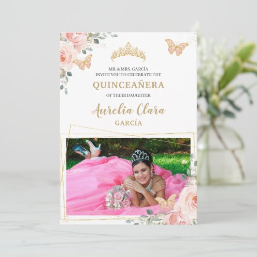 Quinceañera Blush Pink Rose Floral Butterfly Foto Kaart (Staand voorkant)