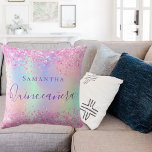 Quinceanera blush roze paarse glitter holografisch kussen<br><div class="desc">Een trendy regenboogkleurige achtergrond met eenhoorn- en regenboogpastelkleuren in blush pink,  paarse,  roos gold,  mintgroen. Versierd met faux glitter stof,  confetti. Personaliseer en voeg een naam toe,  geschreven met een modern handgeschreven stijlscript. Paarse letters.</div>