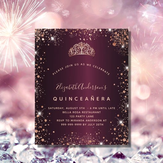 Quinceanera bordeaux roos gouden tiara uitnodiging flyer