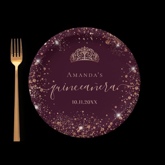Quinceanera burgundy roos gold tiara name script papieren bordje