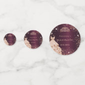 Quinceanera burgundy roos gouden tiara jurk foto confetti (Achterkanten)