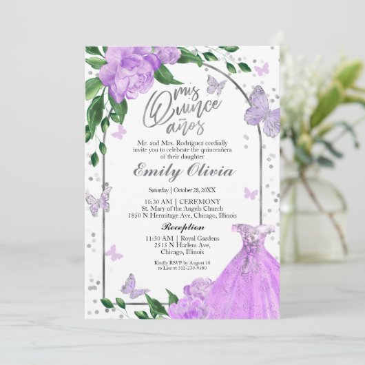 Quinceanera Butterflys Lavendel Gown Uitnodiging (Staand voorkant)