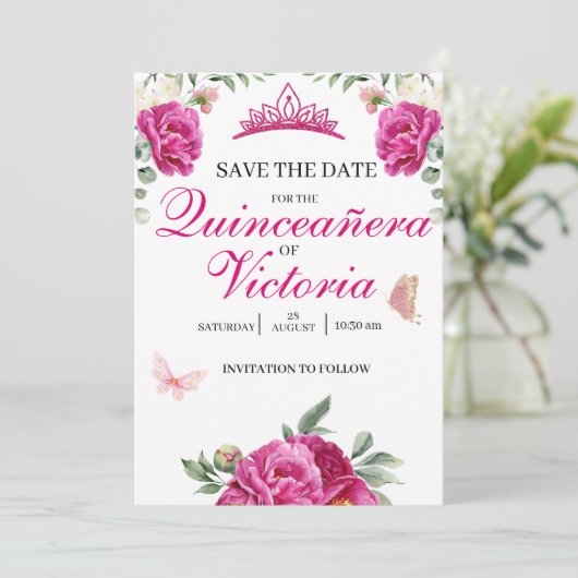 Quinceañera Fuchsia Roze Bloemen Vlinderkroon Save The Date (Staand voorkant)