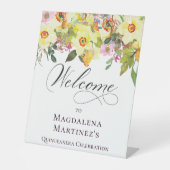 Quinceanera Gele Daffodil Wildflower Welkom Reclamebord Met Voetstuk (Voorkant)