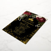 Quinceañera Glam Burgundy Roos Floral Birthday Folie Uitnodiging (Gedraaid)