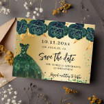 Quinceanera groen gouden jurk bloemblaadjes sparen aankondigingskaart<br><div class="desc">Een meisjesachtige en trendy Save the Date kaart voor een Quinceañera,  15e verjaardagsfeestje. Een faux goud uitziende achtergrond versierde groene rozen,  sprankeling en een groene jurk. Personaliseer en voeg een datum en naam/leeftijd toe. De tekst: Save the Date is geschreven met een groot trendy handgeschreven stijlscript.</div>