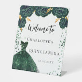 Quinceanera groene jurk bloemen welkom reclamebord met voetstuk (Voorkant)
