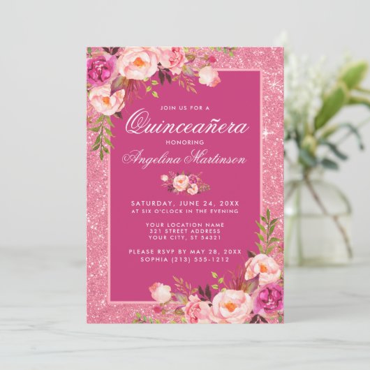 Quinceanera Hot Pink Floral Glitter Uitnodiging (Staand voorkant)