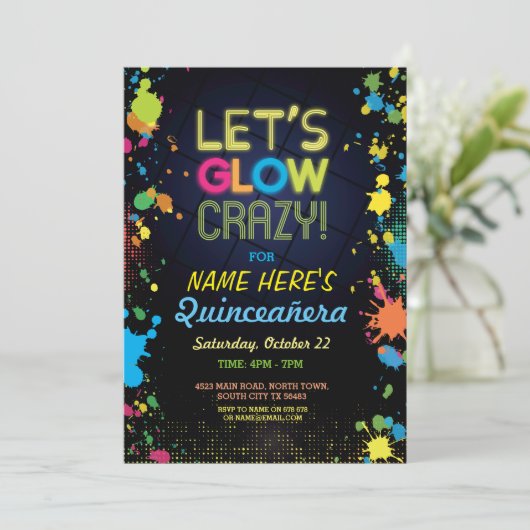 Quinceanera Let's Glow Crazy Birthday Neon Invite Kaart (Staand voorkant)