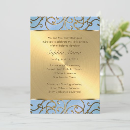 Quinceanera Light Blue en Gold Filigree Swirls Kaart (Staand voorkant)