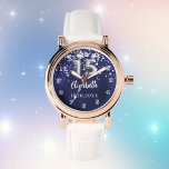 Quinceanera marineblauwe zilveren sterren horloge<br><div class="desc">Quinceañera cadeau. Een marineblauwe achtergrondkleur met faux zilveren sterren. De blauwe kleur is ongelijk. Voeg een naam,  datum toe.</div>