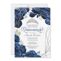 Quinceañera met Royal Navy Blue Rozen en Tiara