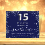 Quinceanera navy blue Silver, behalve de datum Aankondigingskaart<br><div class="desc">Een trendy Save the Date for a Quinceañera, 15e verjaardagsfeest. Een blauw marineschopje met faux zilveren glitter, sparkles. De blauwe kleur is ongelijk. Pas een datum en een naam/leeftijd aan en voeg deze toe. De tekst: Sparen de Datum wordt geschreven met een groot trendy hand lettered stijlmanuscript. Nummer 15 met...</div>