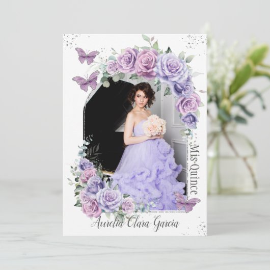 Quinceañera Paarse Floral Rozen Butterflies Foto Kaart (Staand voorkant)