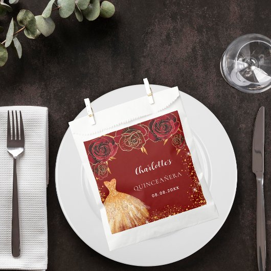 Quinceanera rood gouden jurk bloemen bedankzakje
