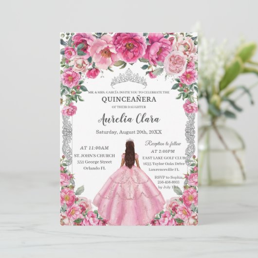 Quinceañera Roze Fuchsia Bloemen Jurk Gown Zilver Kaart (Staand voorkant)