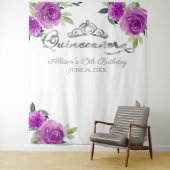 Quinceanera Silver Tiara Paarse Floral Backdrop Wandkleed (In situ)