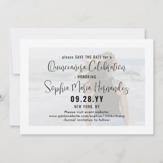 Quinceañera Trendy Script Chic Modern 2 Foto Save The Date (Achterkant)