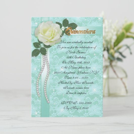 Quinceanera Uitnodiging kant en witte roos (Staand voorkant)