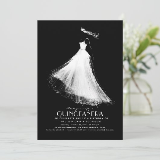 Quinceañera Verjaardag Uitnodiging Zwart (Staand voorkant)
