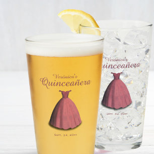 Quinceañera viering rode jurk party bier glas