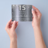 Quinceanera zilveren glitter budget save the date flyer (Hand)