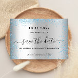 Quinceanera zilversparren save the date<br><div class="desc">Een meisje en trendy Save the Date for a Quinceañera,  15e verjaardagsfeest. Een faux zilverachtige achtergrond met blauwe faux glitter stof. Pas een datum en een naam/leeftijd aan en voeg deze toe. De tekst: Sparen de Datum wordt geschreven met een groot trendy hand lettered stijlmanuscript.</div>