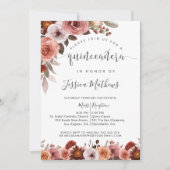 Quinceñera Bourgondië en Blush Bloemen Uitnodiging (Voorkant)