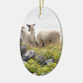 Quirky Design - Schapen in een veld Keramisch Ornament (Links)