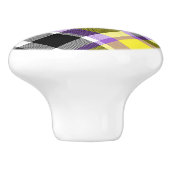 Quirky Eclectische Boho Nonbinary Plaid Pride Vlag Keramische Knop (Zijkant)