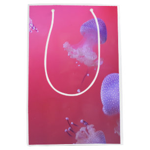 Quirky Jellyfish in the Pink Water Medium Cadeauzakje