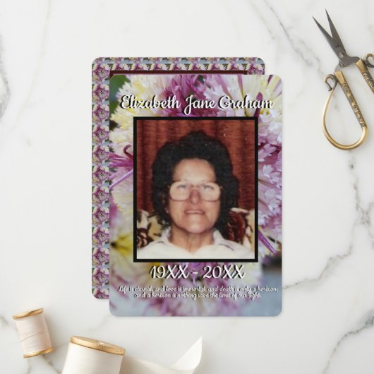 Quote Foto Spider Mums Bloemen Achtergrond Begrafe Programmakaart (Voorkant / Achterkant in situ)